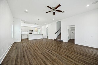 5041 Mallow St in Houston, TX - Building Photo - Building Photo
