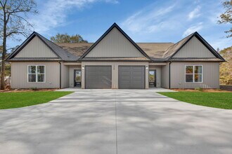 170 Weaver Line, Unit A in Inman, SC - Building Photo - Building Photo