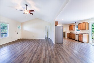 74 N Sunset Ridge Dr in Etowah, NC - Foto de edificio - Building Photo