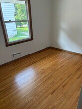 1764 Pleasant St in Lauderdale, MN - Foto de edificio - Building Photo