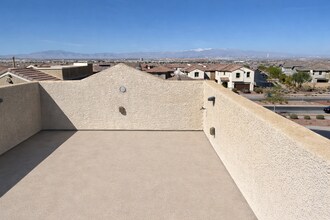 401 Ambitious St in Henderson, NV - Foto de edificio - Building Photo