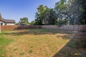 505 E Convent St in Victoria, TX - Building Photo - Building Photo