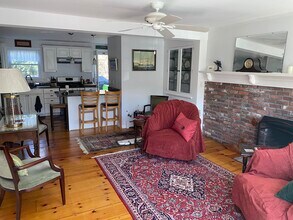 10 Bradford Ct, Unit Cozy Townhouse in Marblehead, MA - Building Photo - Building Photo
