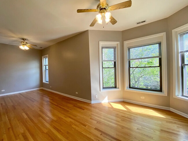 1024 W Leland Ave in Chicago, IL - Building Photo - Building Photo