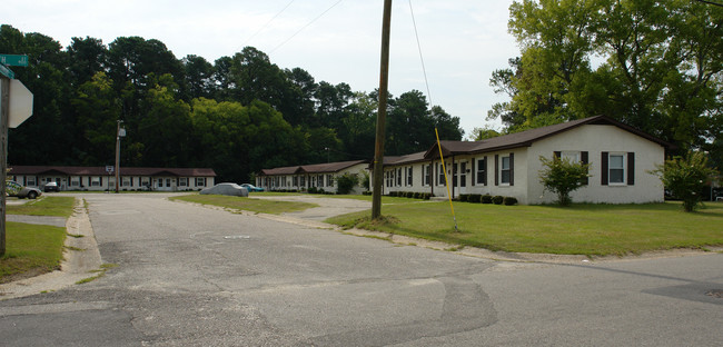 Sycamore Apartments in Fayetteville, NC - Building Photo - Building Photo