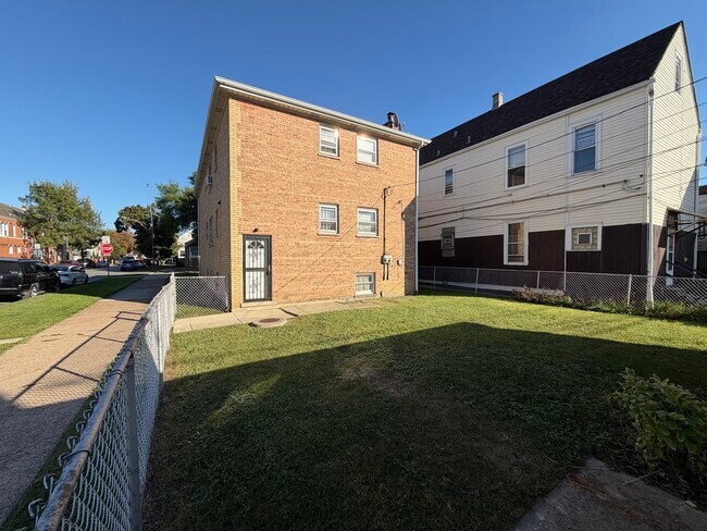 4500 S Washtenaw Ave. in Chicago, IL - Building Photo - Building Photo