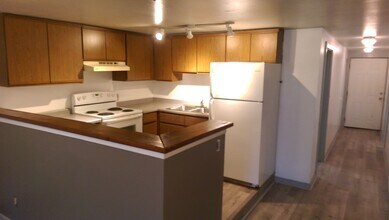 3267 N Bartlett Ave, Unit UWM / East-Side 3BR lower flat in Milwaukee, WI - Foto de edificio - Building Photo