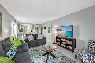 1300 Gulf Shore Blvd N in Naples, FL - Building Photo - Building Photo