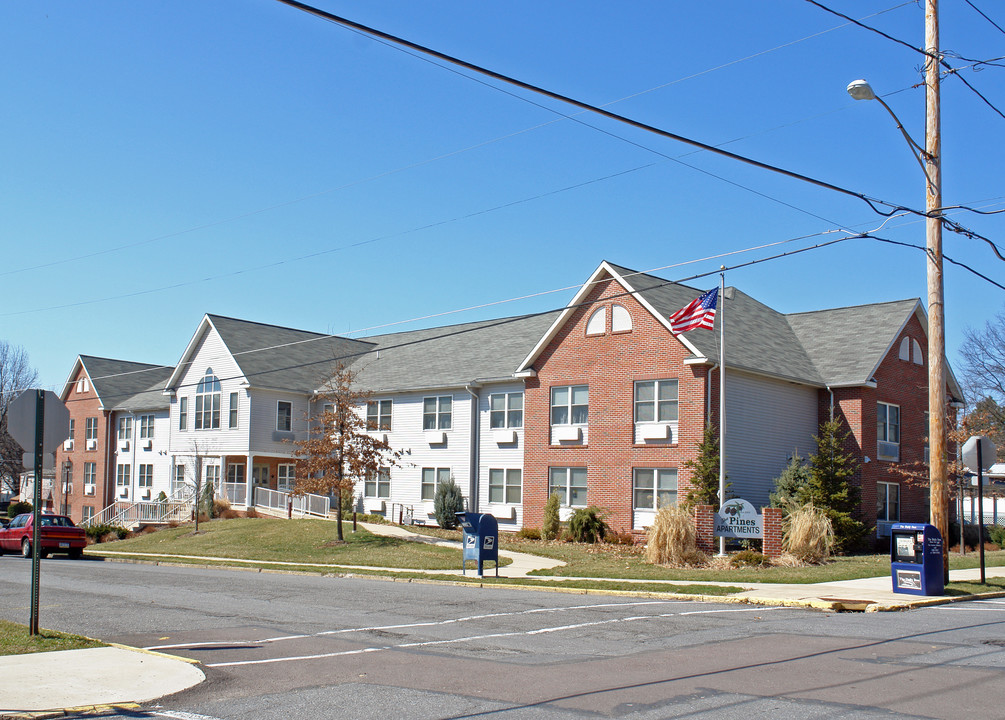 The Pines Apartments in Northumberland, PA - Foto de edificio