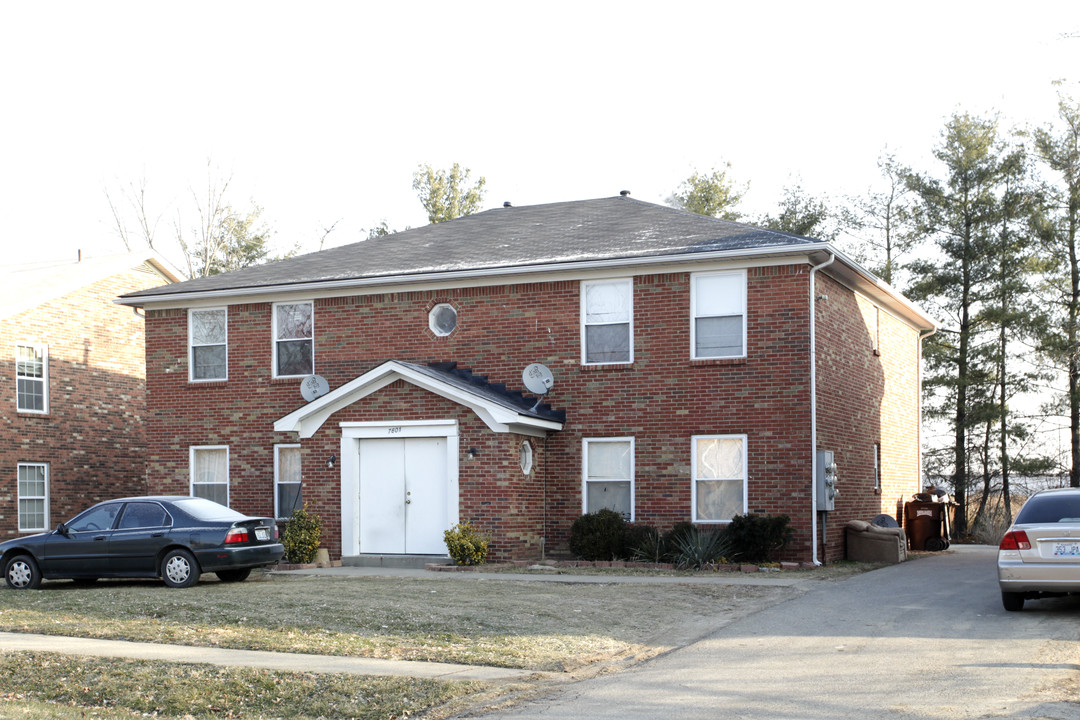 7601 Garrison Rd in Louisville, KY - Building Photo