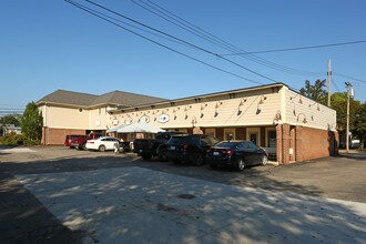 696 N Mill St in Plymouth, MI - Building Photo - Building Photo