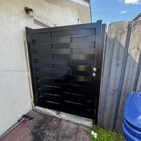 15761 SW 42nd Terrace in Miami, FL - Building Photo