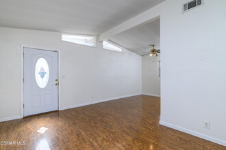 675 Glen Oaks Rd in Thousand Oaks, CA - Building Photo - Building Photo