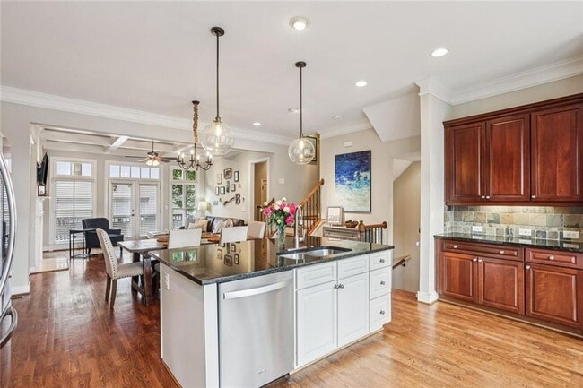 805 Highland Green Way NE in Atlanta, GA - Building Photo - Building Photo