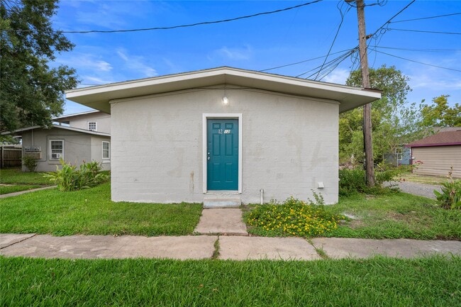 property at 806 3rd Ave N