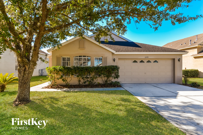 6528 Bridgecrest Dr in Lithia, FL - Building Photo
