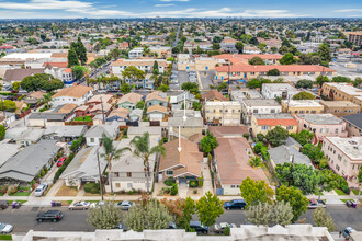 496 Saint Louis Ave in Long Beach, CA - Building Photo - Building Photo