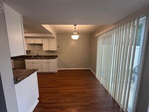 217 Coral Ct in Bolingbrook, IL - Building Photo - Building Photo