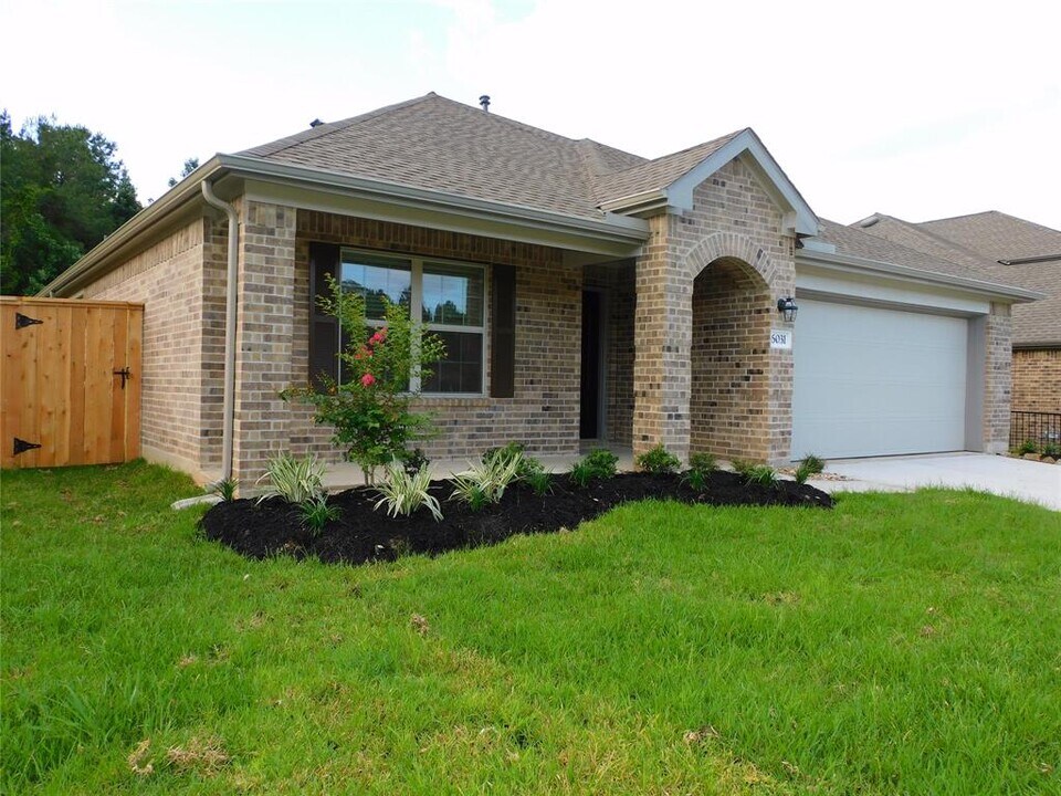 6031 Heritage Creek Ln in Conroe, TX - Building Photo