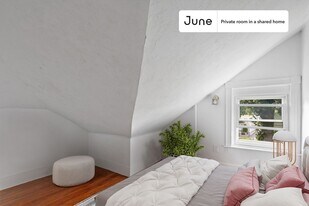 Room in Shared 6 bed/2 bath home in Boston, MA - Building Photo