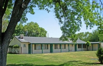 946 East 23rd - Triplex in Merced, CA - Building Photo - Building Photo