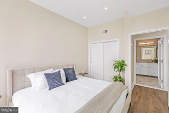 150 S Independence Mall W-Unit -909 in Philadelphia, PA - Building Photo - Building Photo