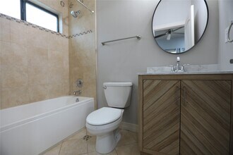 4215 Lillian St in Houston, TX - Building Photo - Building Photo