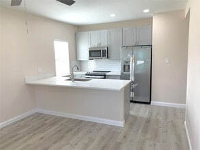 5127 Avenue L Ave in Galveston, TX - Building Photo - Building Photo