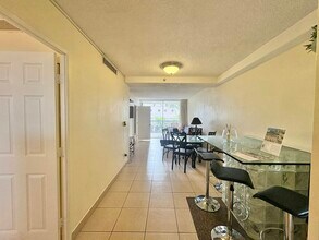 1684 Ala Moana Blvd in Honolulu, HI - Building Photo - Building Photo