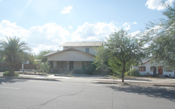 933 N Sixth Ave in Tucson, AZ - Foto de edificio - Building Photo