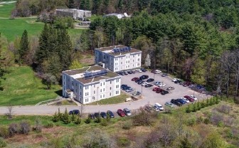 Torrington Properties - Campus Flats in Durham, NH - Building Photo