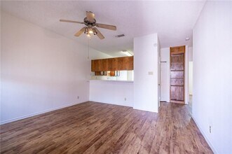 2414 Longview St in Austin, TX - Building Photo - Building Photo