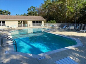 5301 Whitten Dr in Naples, FL - Building Photo - Building Photo