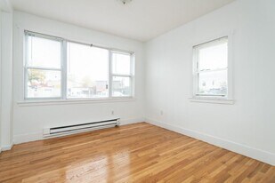 289 Hancock St, Unit 1 in Boston, MA - Building Photo