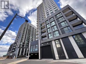 3071 Trafalgar Rd in Oakville, ON - Building Photo