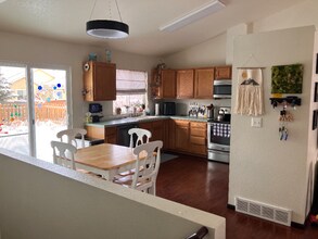 2451 W 44th St in Loveland, CO - Foto de edificio - Building Photo