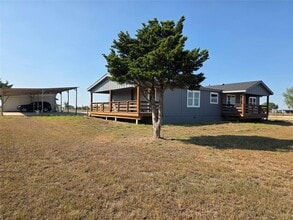 14412 Graef Rd in Creedmoor, TX - Building Photo - Building Photo