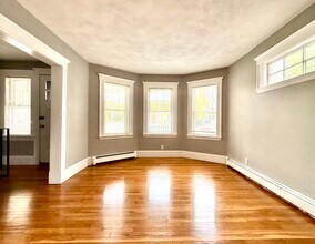 879 Broadway, Unit 1 in Somerville, MA - Building Photo - Building Photo