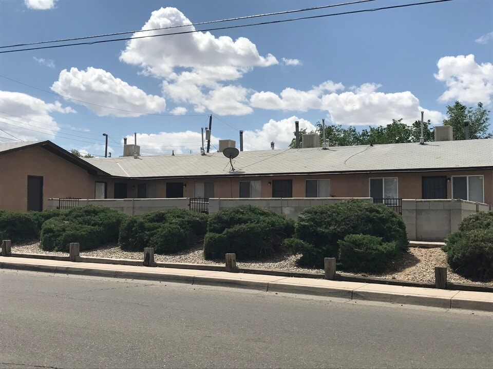 3312 Wellesley Ct NE, Unit #2 in Albuquerque, NM - Building Photo