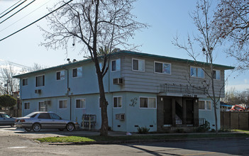 Villa Verde in Sacramento, CA - Building Photo - Building Photo