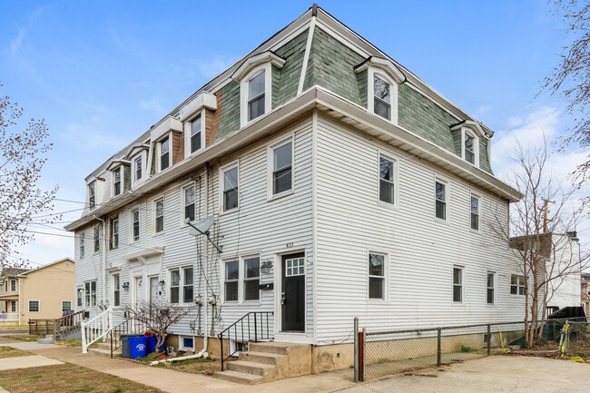 411 Powell St in Gloucester City, NJ - Building Photo - Building Photo