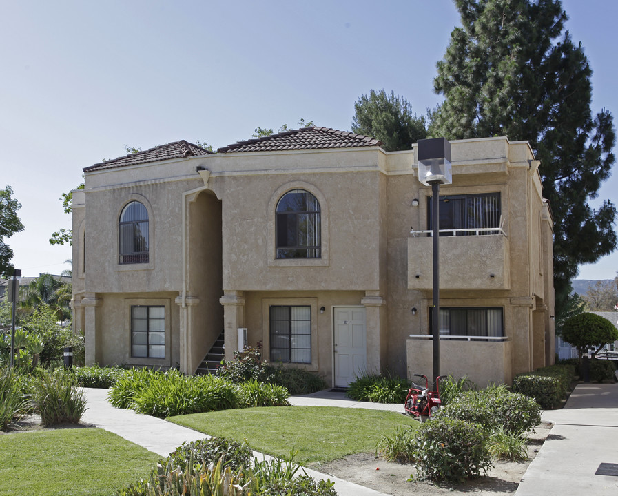 MW Patricia Apartments in Simi Valley, CA - Building Photo