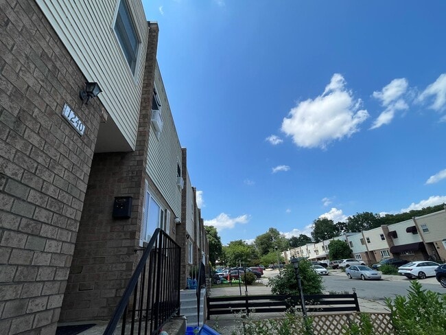 1240 S Melville St in Philadelphia, PA - Building Photo - Building Photo
