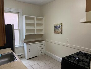 96 Winthrop St, Unit 1 in Boston, MA - Foto de edificio - Building Photo