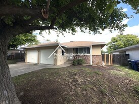 5420 Mona Way in Sacramento, CA - Building Photo
