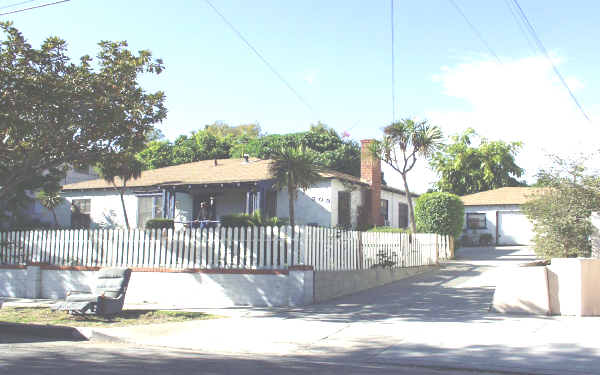 709 Venice Way in Inglewood, CA - Building Photo - Building Photo