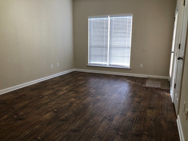 611-E Grove in Bethel Heights, AR - Building Photo - Building Photo