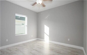 2112 French St in Ft. Myers, FL - Building Photo - Building Photo