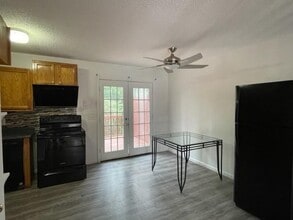 3882 Parklane Dr in Clarkston, GA - Building Photo - Building Photo