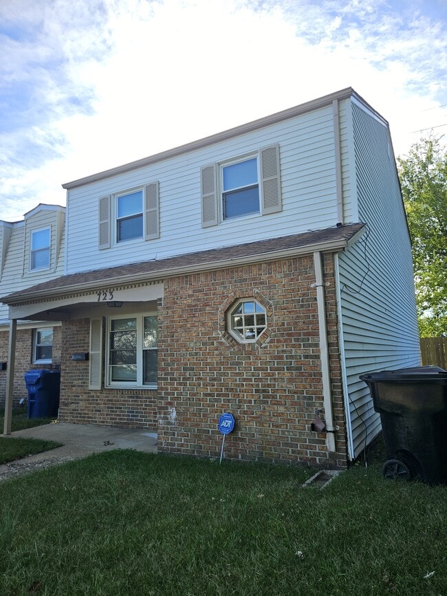 723 Atterbury Ct